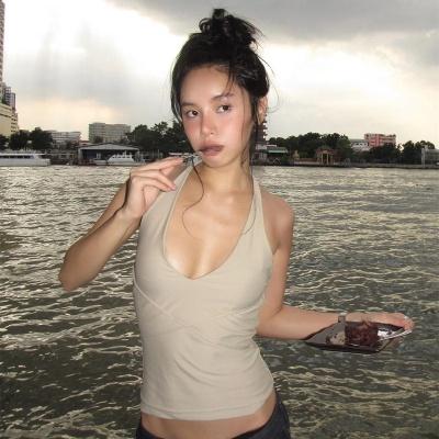 ins欧美风2024夏季新款性感U领交叉绑绳短款修身外穿挂脖小背心女