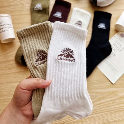 春秋复古港风ins潮韩版运动中筒男女袜露营雪山个性百搭黑白长袜
