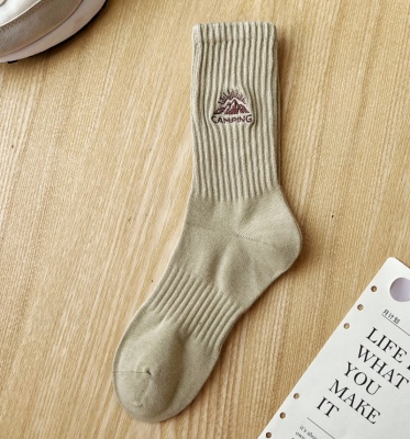 春秋复古港风ins潮韩版运动中筒男女袜露营雪山个性百搭黑白长袜