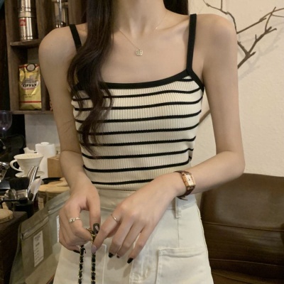 辣妹条纹吊带背心女性感夏季打底衫内搭针织2025新款别致法式上衣