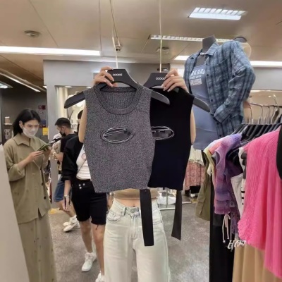 欧洲站现货镂空金属标针织无袖背心女2024新款修身显瘦辣妹装内搭